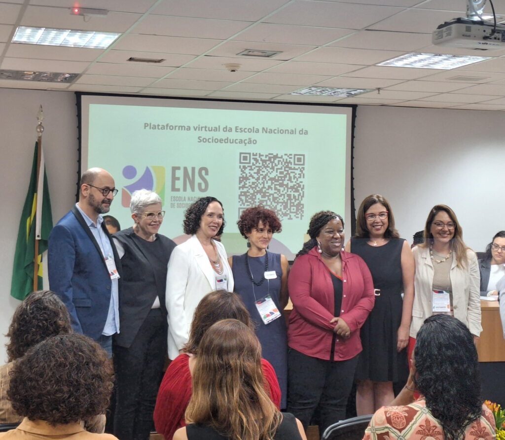 escola socioeducação